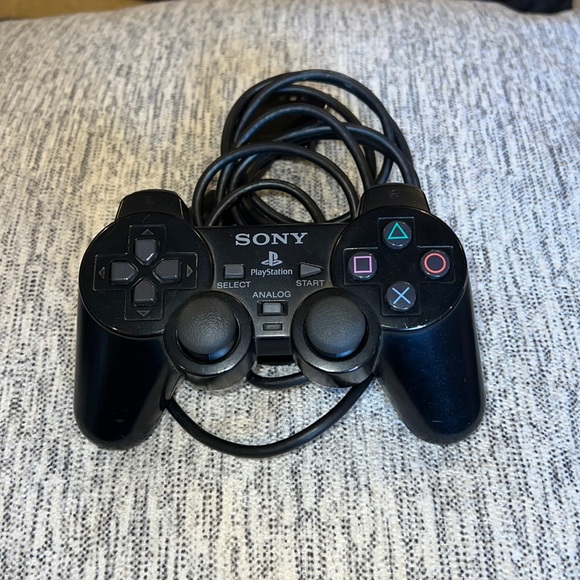 Sony Black DualShock Controller - Picture 1 of 1